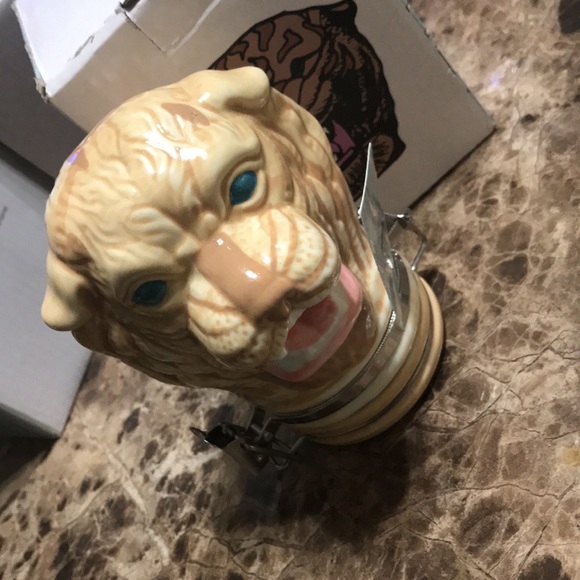 ContainedArt Panther Florida Brown Porcelain Airtight Container New - Picture 9 of 11